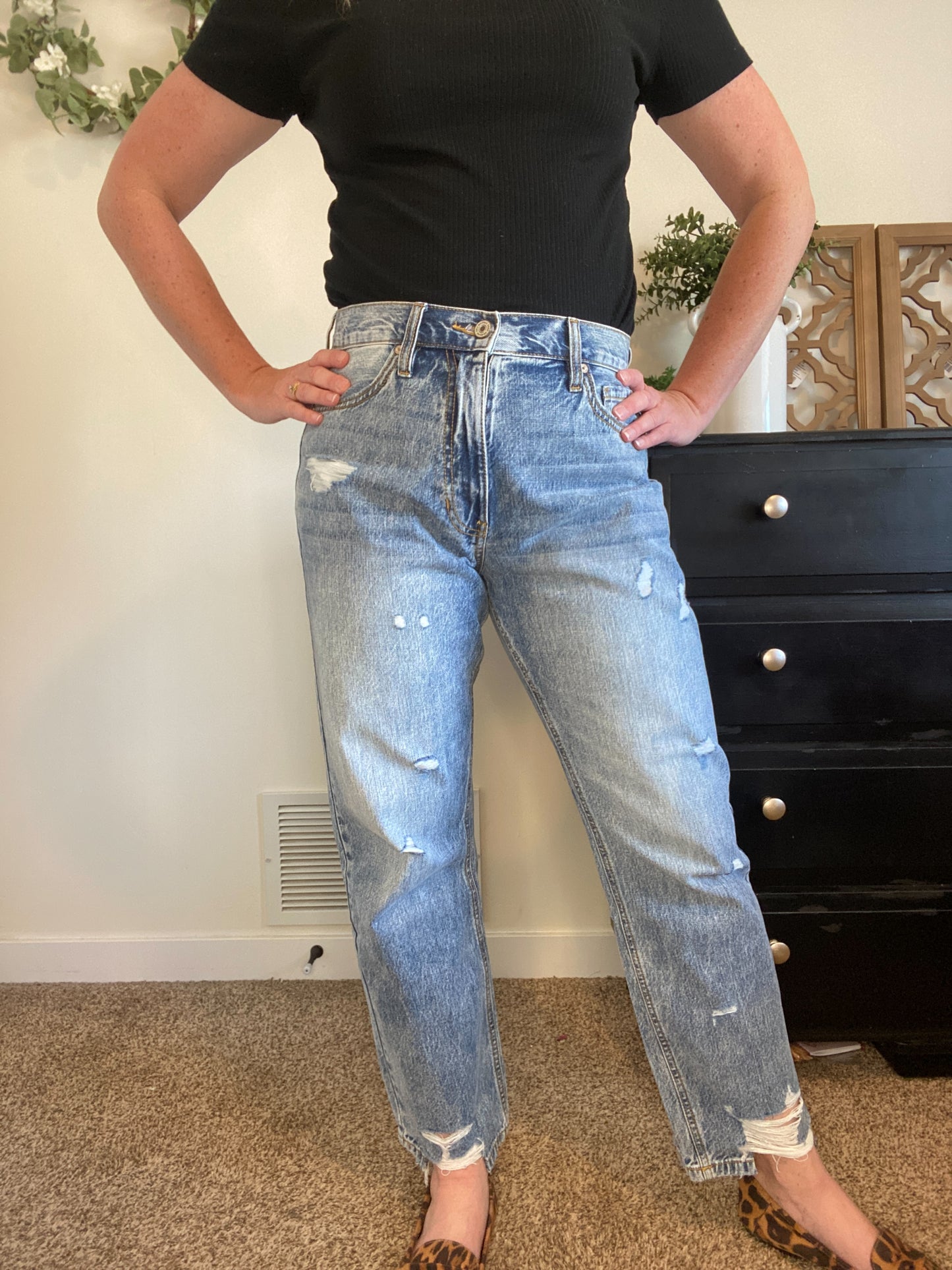 KanCan Mid Rise Straight Leg Jean