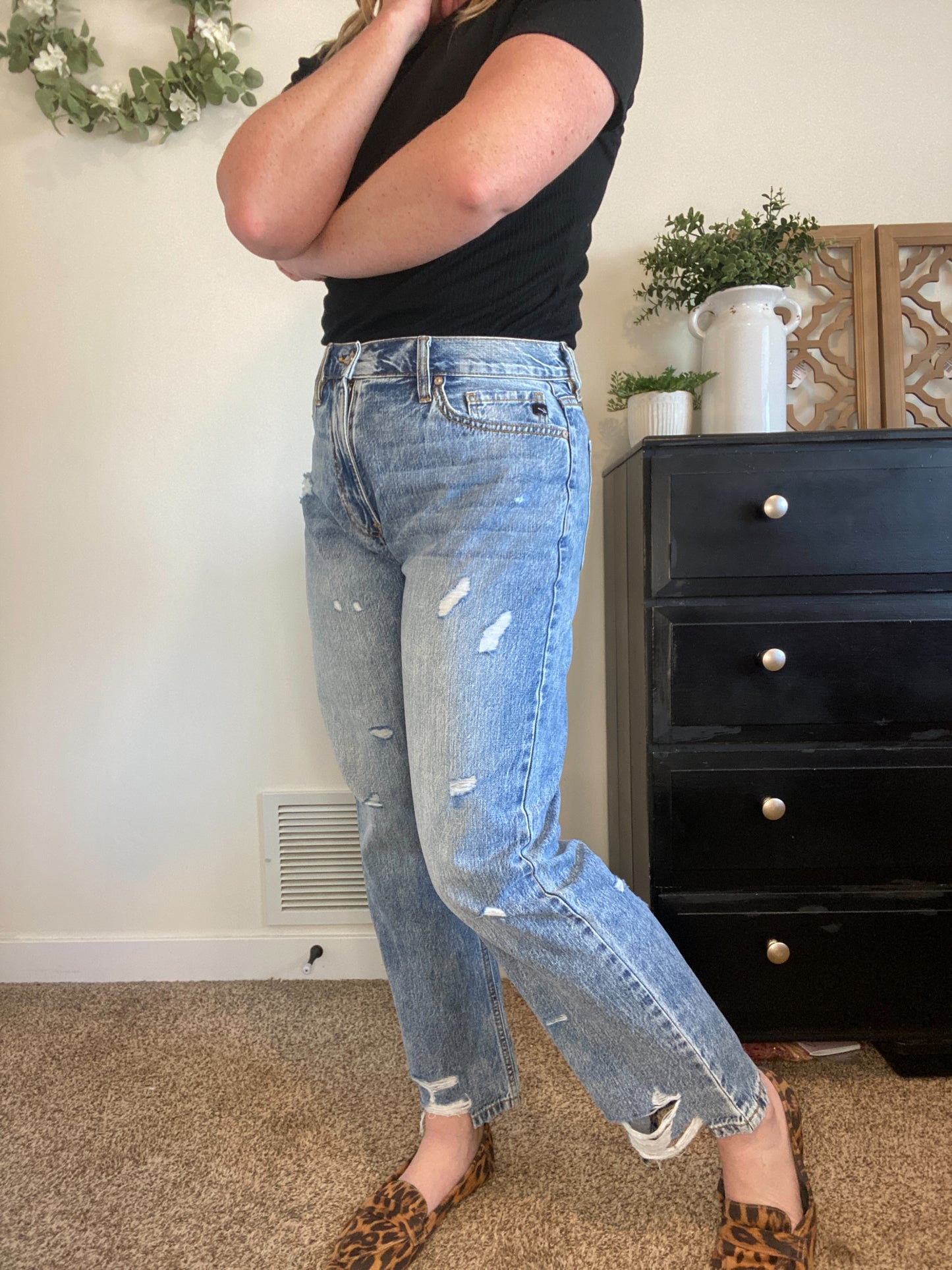 KanCan Mid Rise Straight Leg Jean