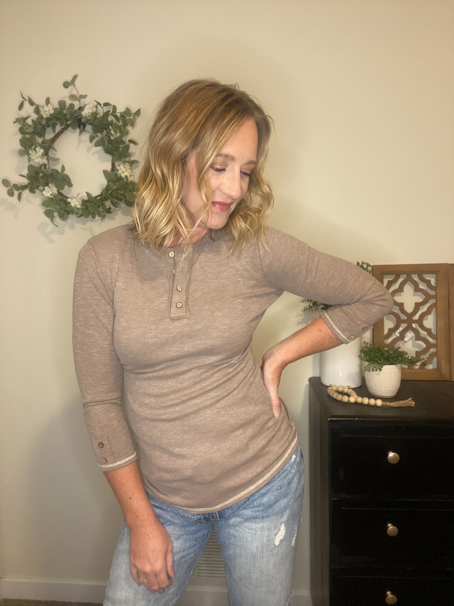 Lola 3/4 Sleeve Henley in Mocha