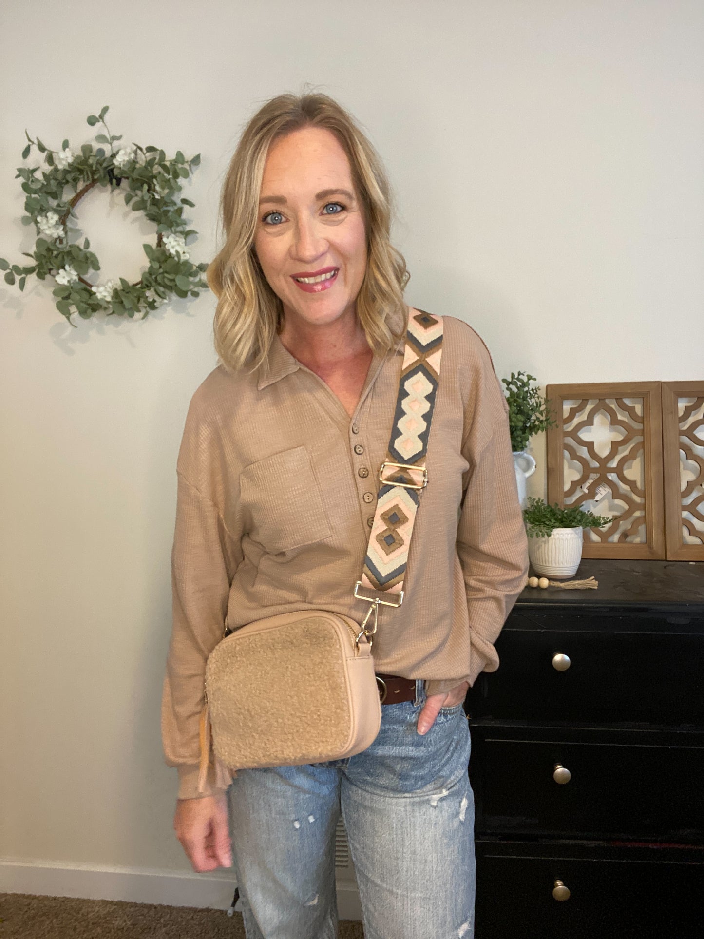 Guitar Strap Sherpa Purse in Apricot