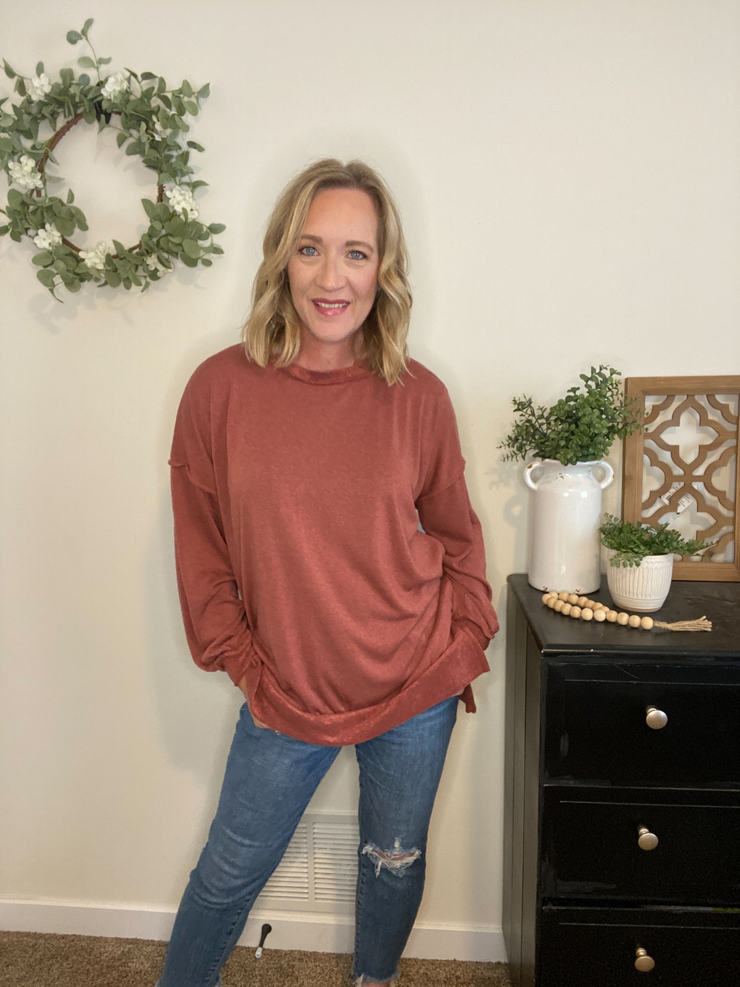 Brooke High-Low Hem Sweatshirt in Marsala - final sale