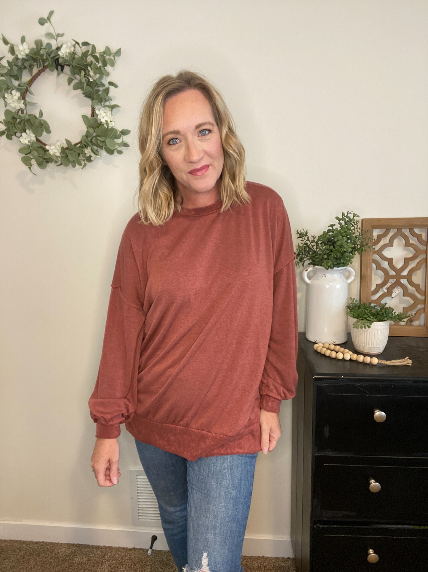 Brooke High-Low Hem Sweatshirt in Marsala - final sale