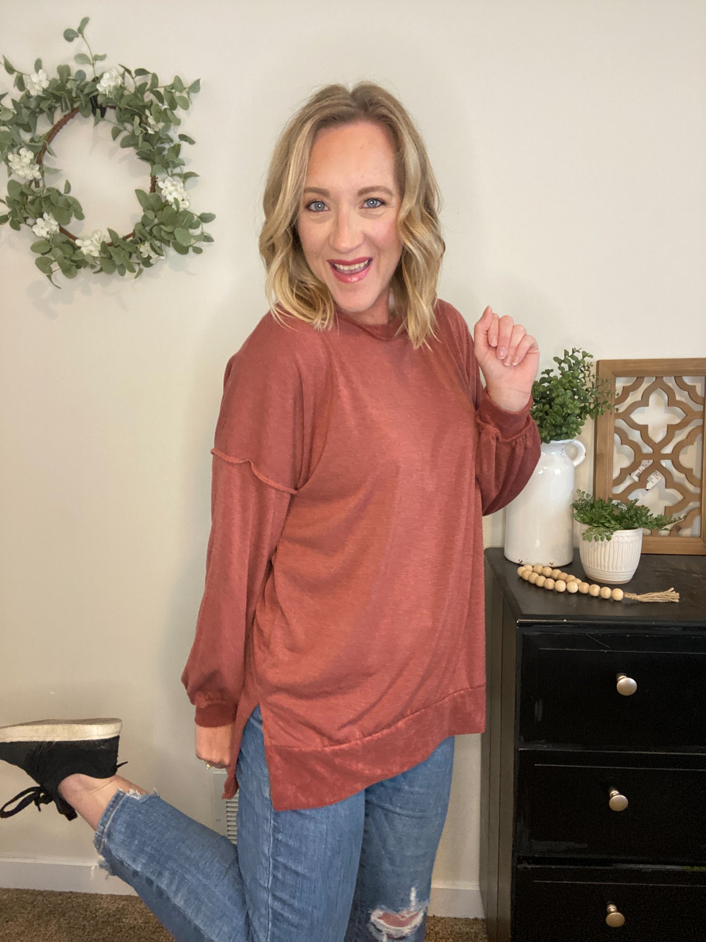 Brooke High-Low Hem Sweatshirt in Marsala - final sale