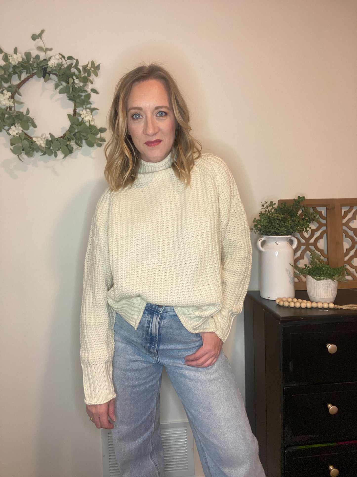 Reese Turtleneck Sweater in Ivory