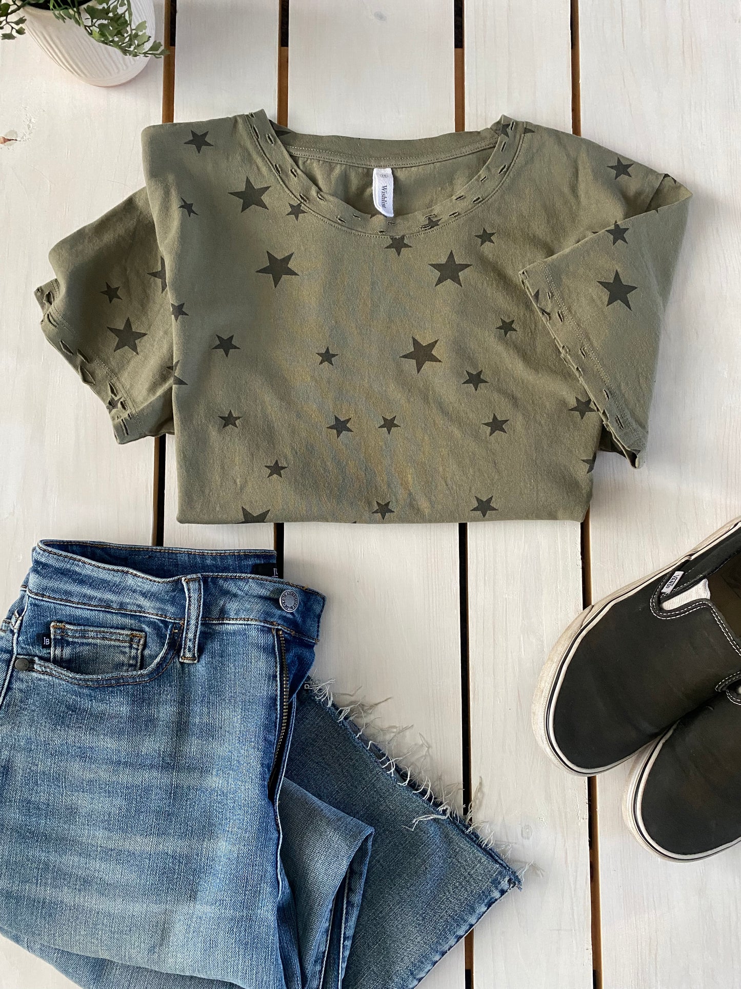 Kendall Distressed Star Top